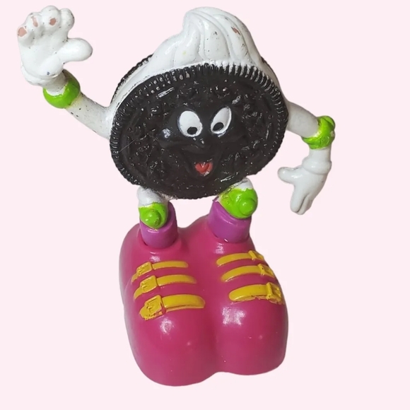 Vintage oreo cookie pull back toy - Picture 2 of 4